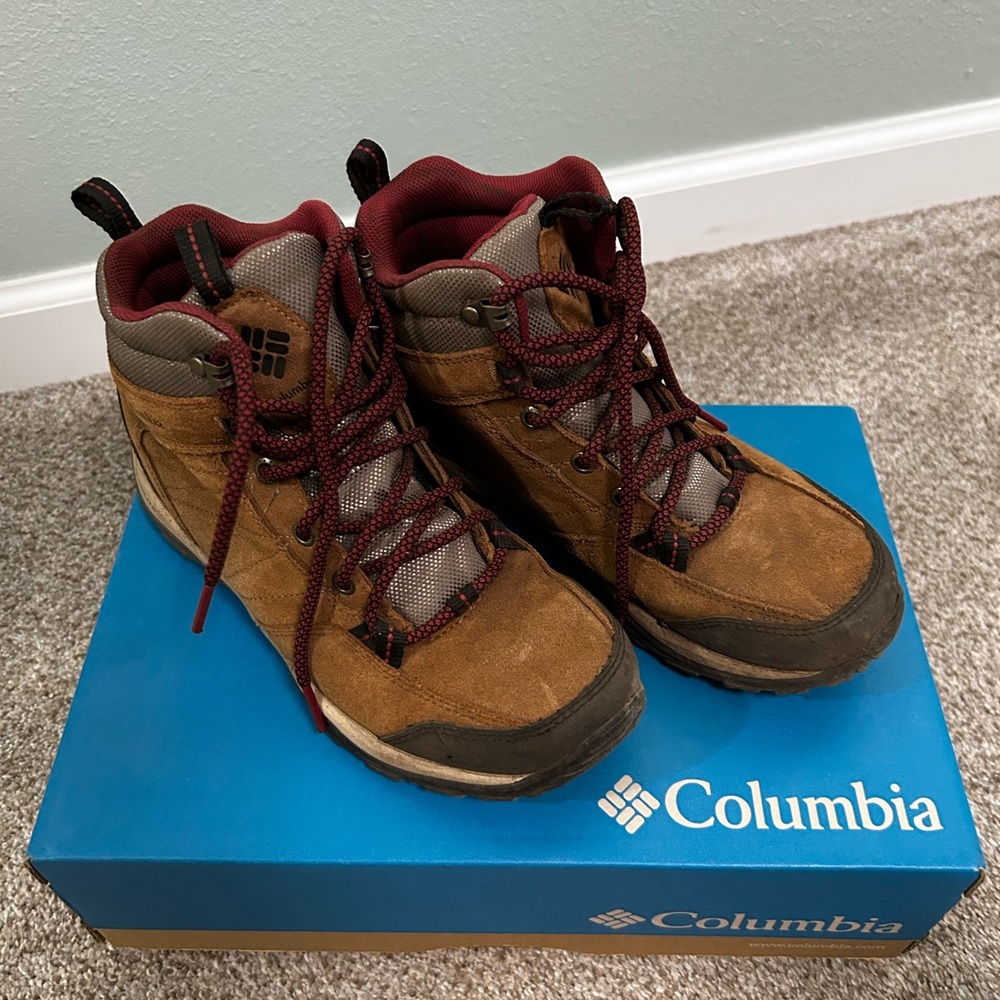 Columbia Mount Carmel Mid Waterproof Hiking Boots